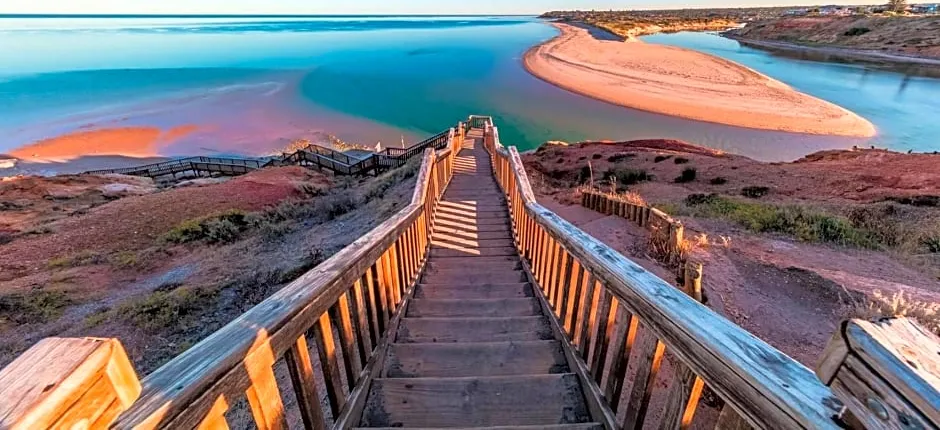 Coast Motel and Apartments