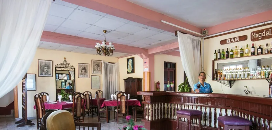 HOTEL LA RUSA