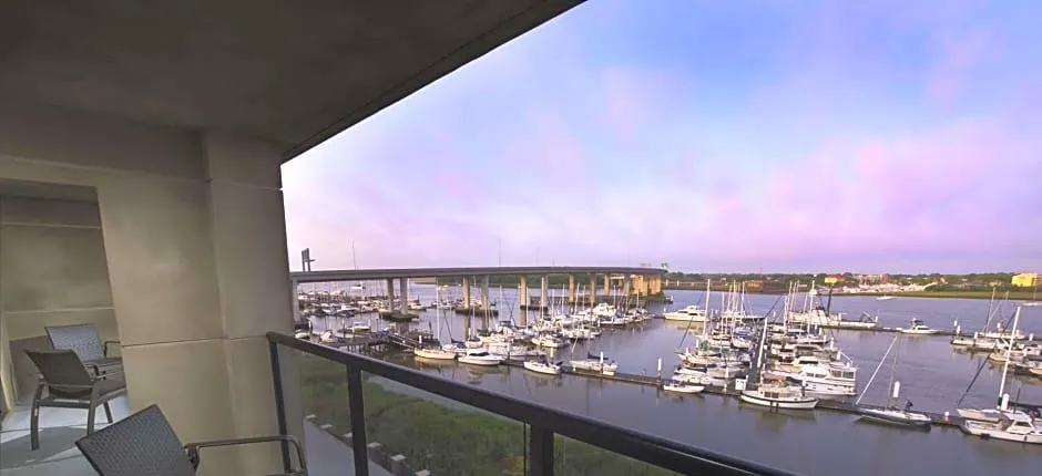 Hilton Garden Inn Charleston Waterfront/Downtown