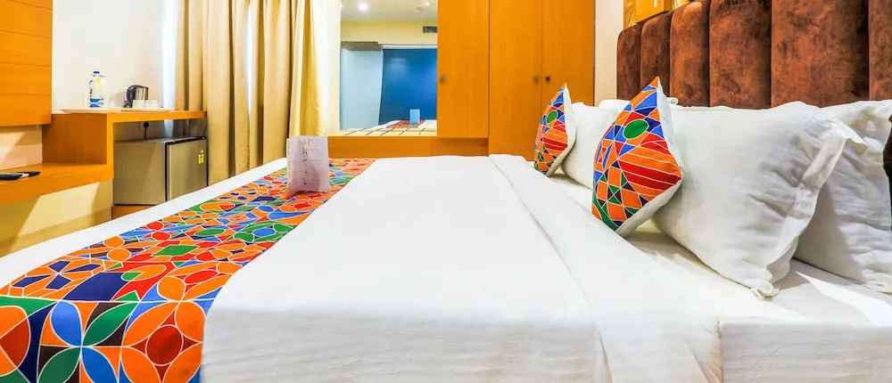 FabHotel Capitol Suites