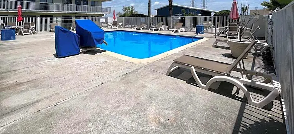 Studio 6 Galveston TX