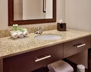 Holiday Inn Express & Suites Overland Park