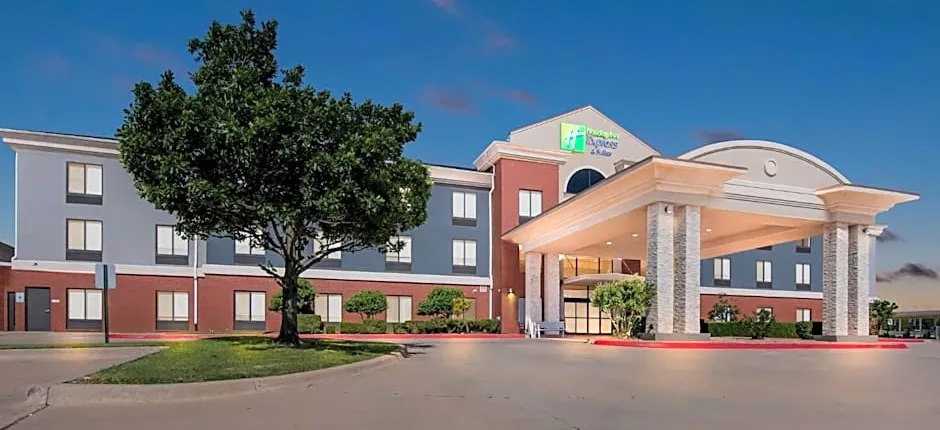 Holiday Inn Express & Suites Perry By IHG