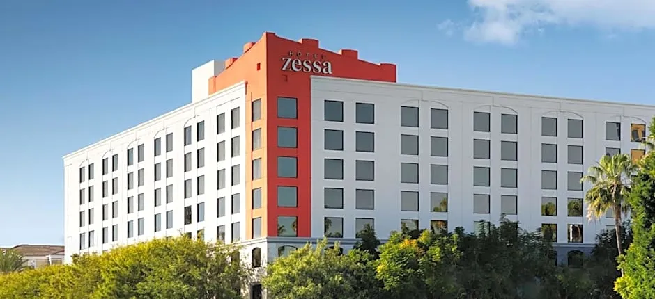 Hotel Zessa Santa Ana - a DoubleTree by Hilton