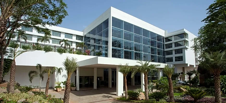 Radisson Blu Plaza Hotel Hyderabad Banjara Hills