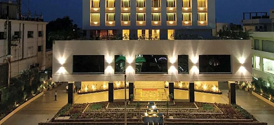 Vivanta Vijayawada, MG Road