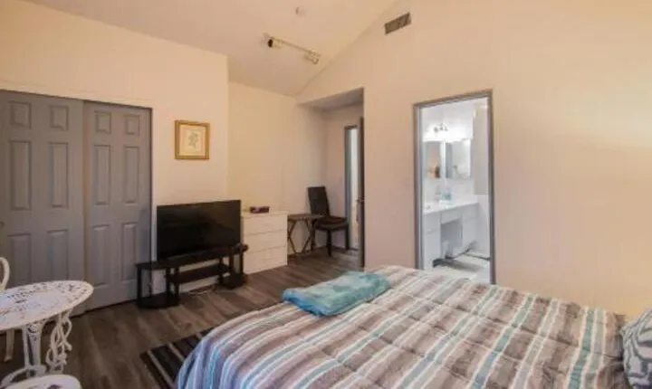 fabulous city view home pool & mall