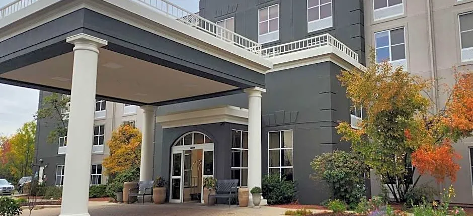 La Quinta Inn & Suites by Wyndham Milwaukee South West New Berlin