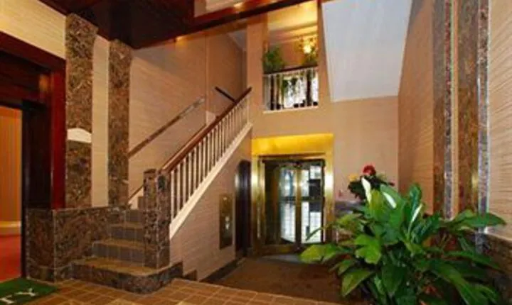 Baltimore Plaza Inner Harbor