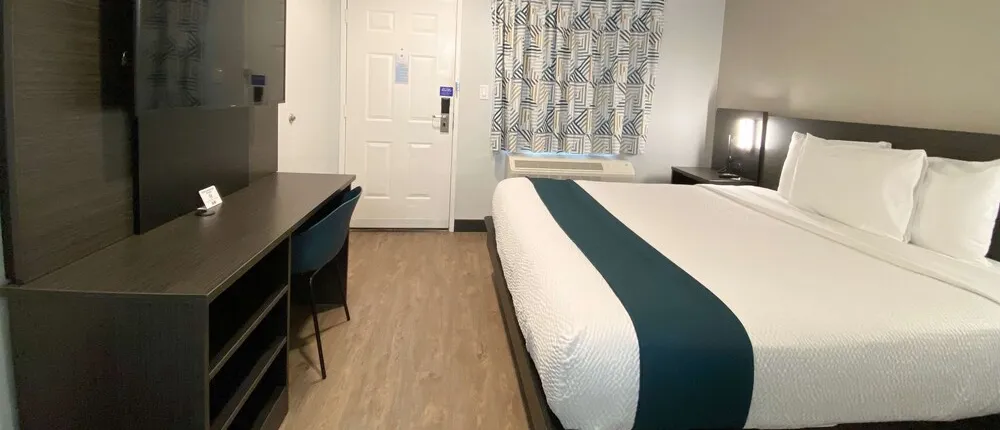Motel 6 Bellflower, CA - Los Angeles
