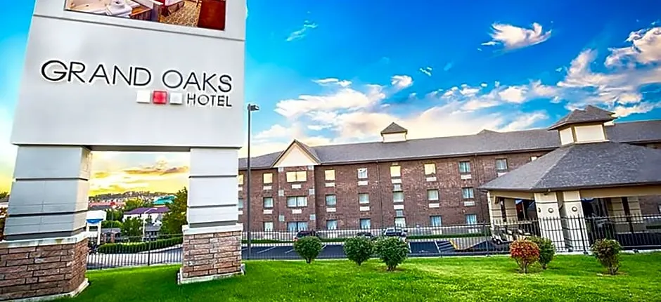 Grand Oaks Hotel