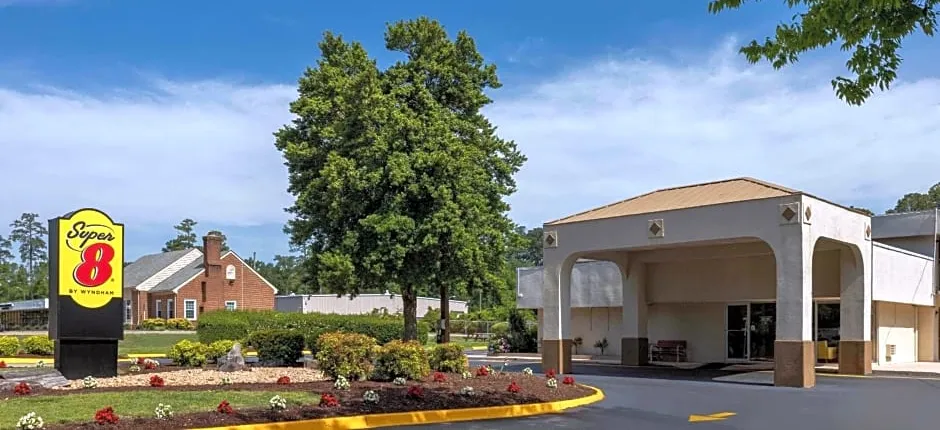 Super 8 by Wyndham Williamsburg/Historic Area