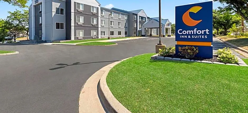 Comfort Inn & Suites Olathe - Kansas City