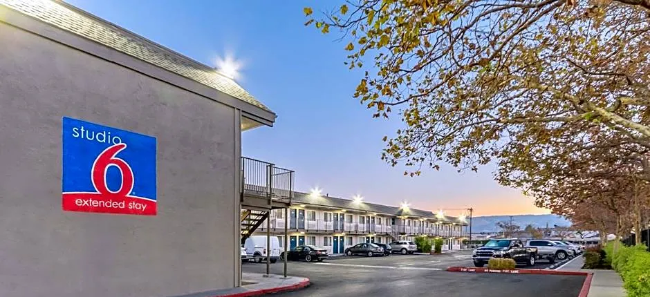 Motel 6 Hayward, CA- East Bay