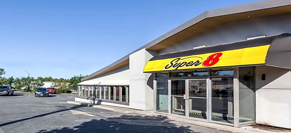 Super 8 by Wyndham Kirkland Lake