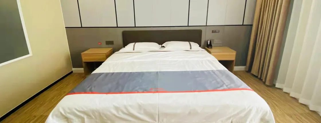 Junyi Apartment E-Sports Hotel (Yongxiu Dongyongshangcheng)