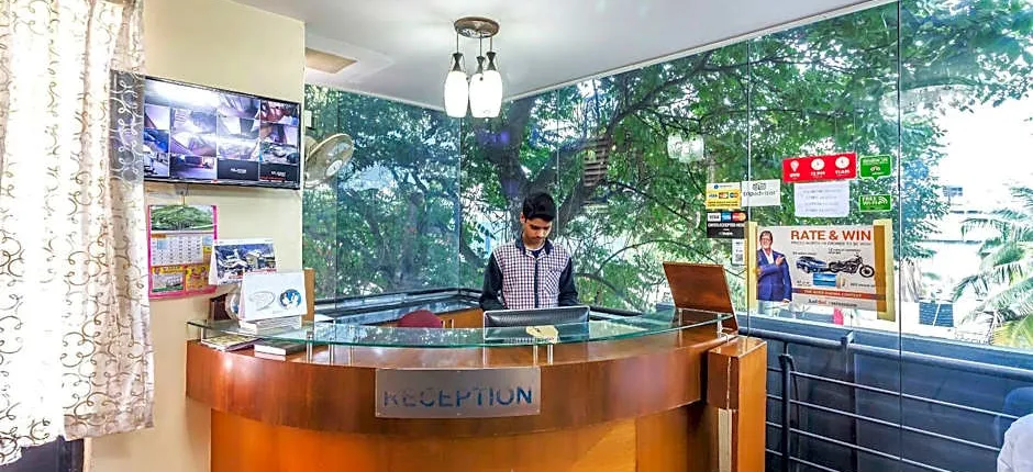 OYO Flagship 81536 Royal Classio