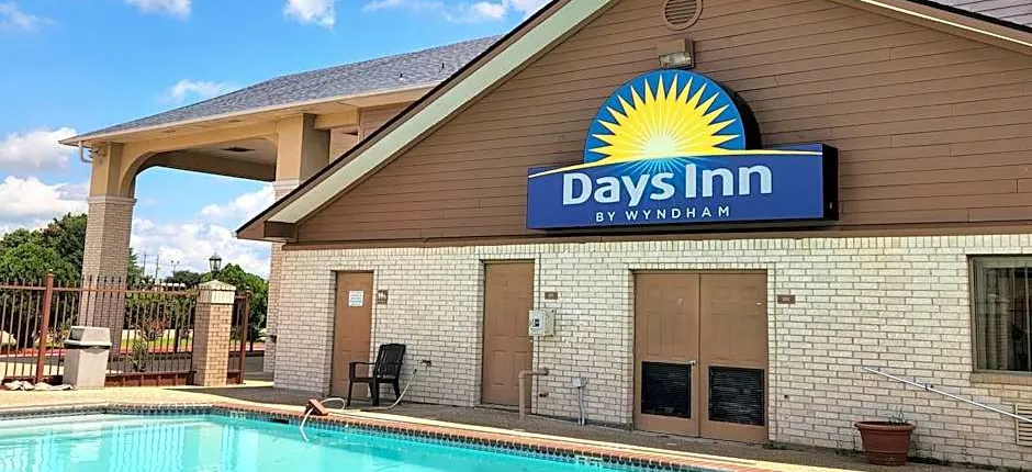Days Inn by Wyndham Navasota