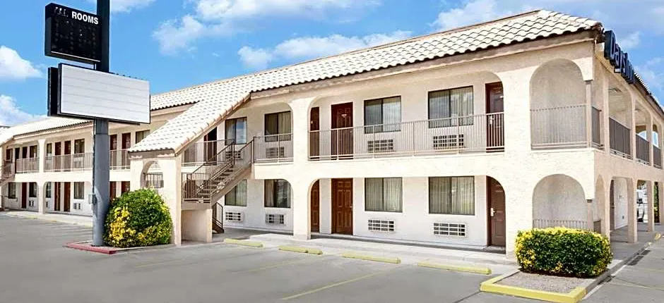 Days Inn by Wyndham Kingman East