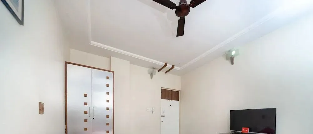 Oyo 16890 Srm Central Park