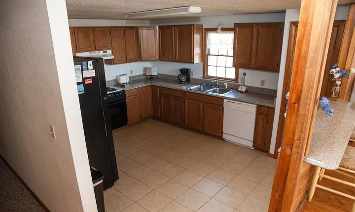 Chez toni 3 Bedroom Cottage by RedAwning