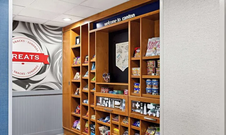 Hampton Inn & Suites Canton