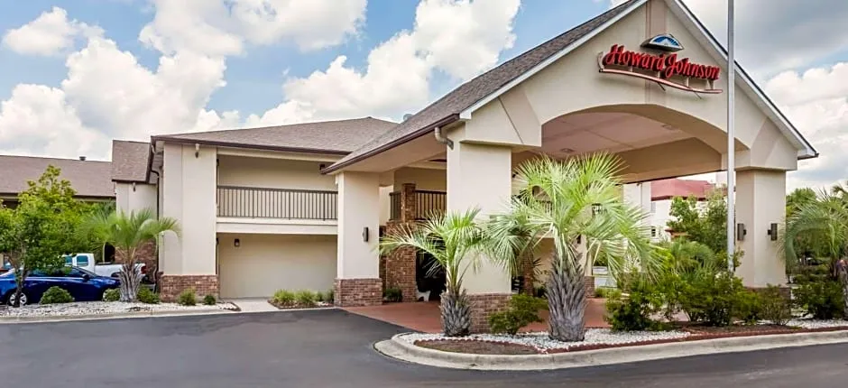 Howard Johnson by Wyndham Savannah GA