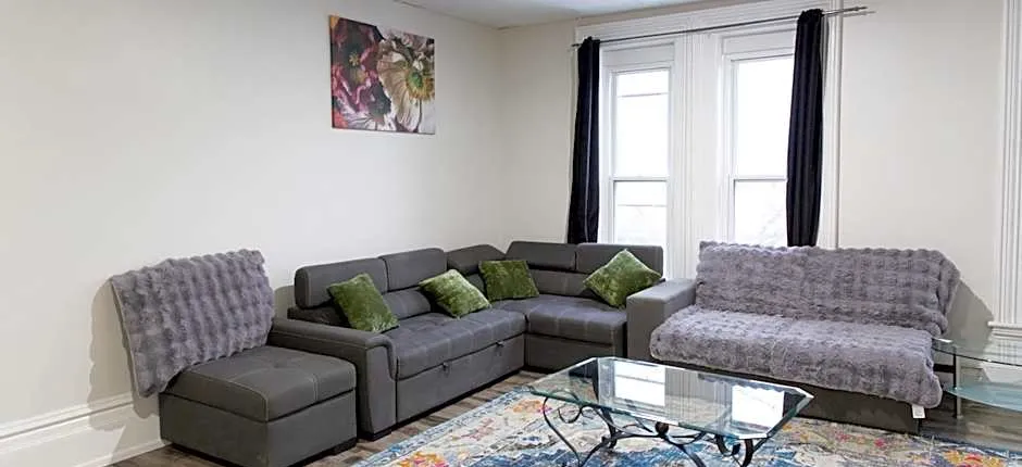 Downtown Apartment 6-7 people