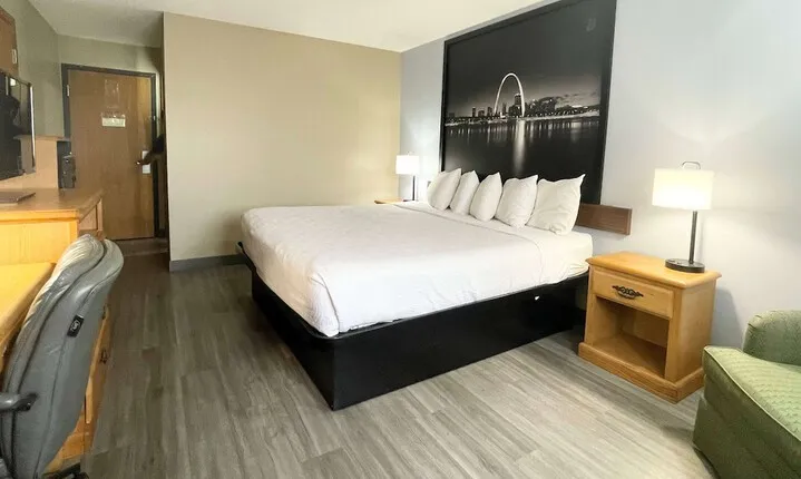 Super 8 by Wyndham St. Clair MO