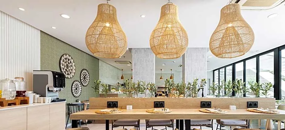 Hotel Málaga Alameda Centro Affiliated by Meliá