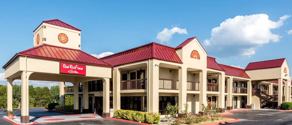 Red Roof Inn & Suites Clinton