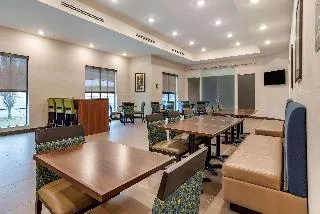 Red Roof Inn & Suites Newnan