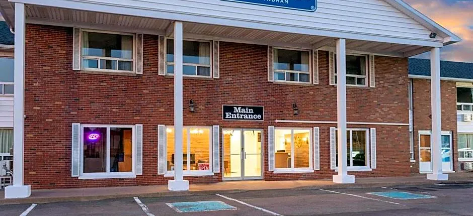 Travelodge by Wyndham Amherst