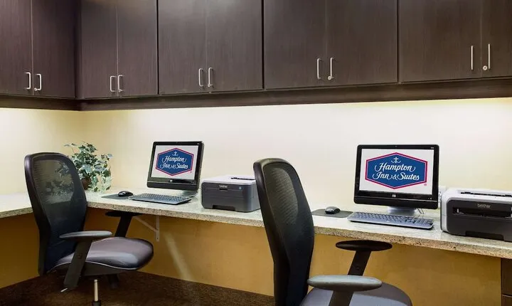 Hampton Inn & Suites Chicago / St. Charles