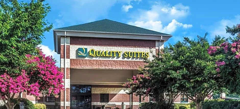 Quality Suites Lake Wright Norfolk Airport