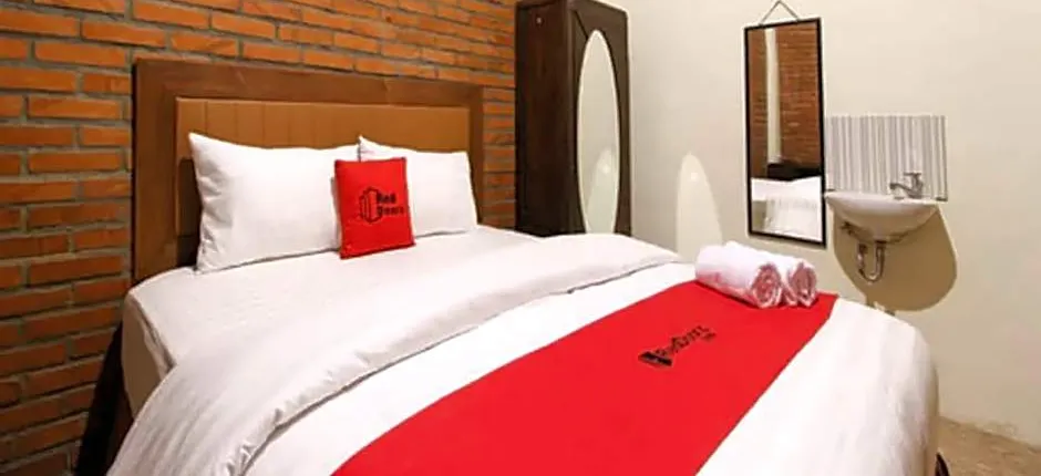 RedDoorz near AMIKOM Yogyakarta 2