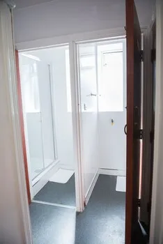 DC 56 Guesthouse, London