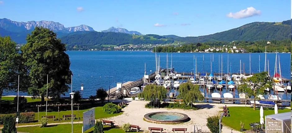 Seehotel im Weyer