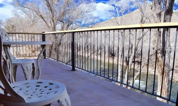 River House Upstream 2 Bedroom Holiday Home by Pinon Vacation Rentals
