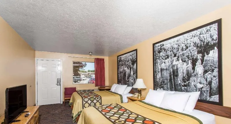 SUPER 8 BY WYNDHAM HURRICANE ZION NATIONAL PARK