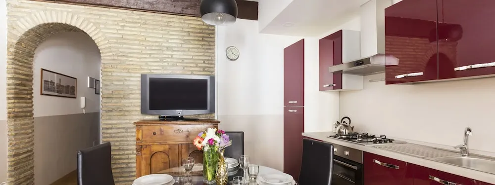 Rome Accommodation - Via Giulia