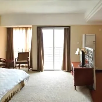 Chengdu Long Wan Holiday Hotel