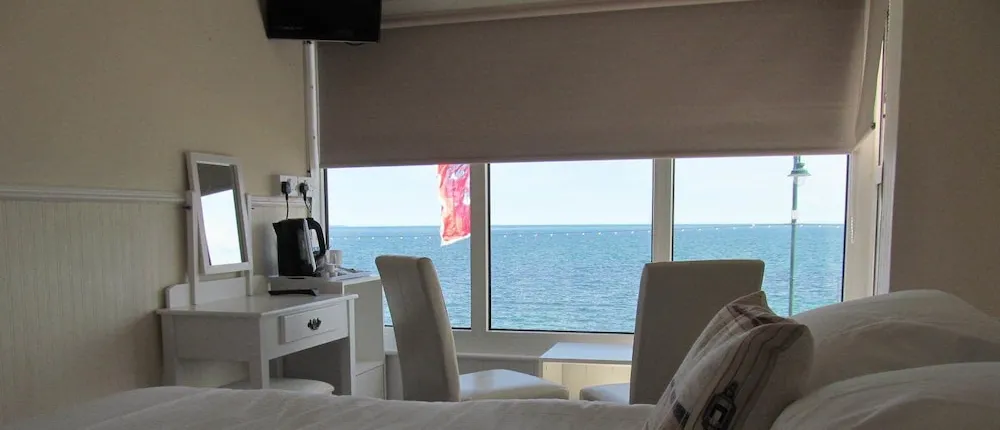 Shoreline Lodgings