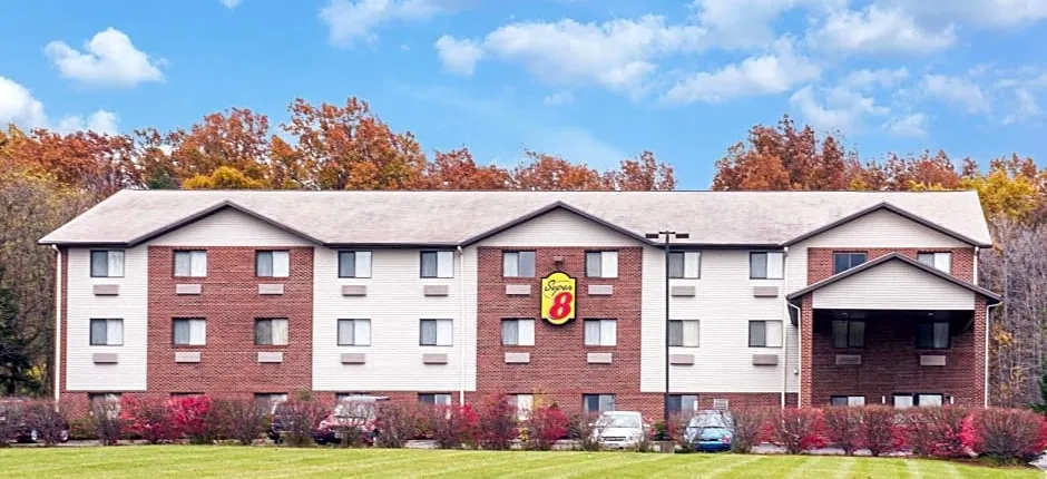 Super 8 by Wyndham Richfield/Cleveland