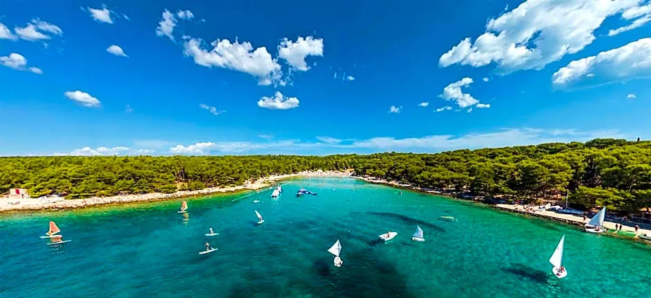 Pine Beach Pakostane - All Inclusive light