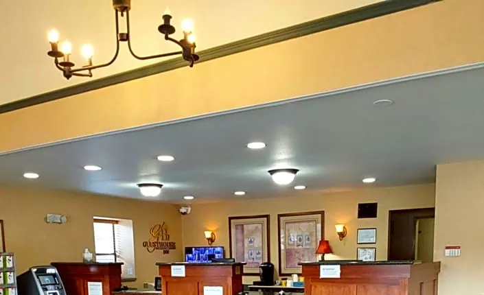 Lavissh inn and Suites