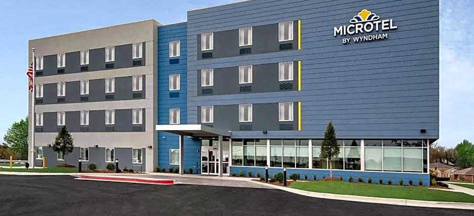 Microtel Inn & Suites by Wyndham Hot Springs