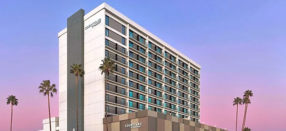 Courtyard by Marriott Los Angeles Sherman Oaks