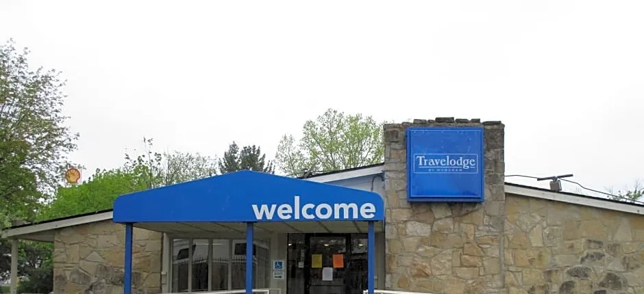 Travelodge by Wyndham Lansing
