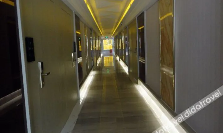 Jinshan Business Hotel (CapitaLand Plaza)